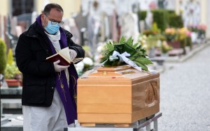 16-04-2020-Covid-19: các linh mục tu sĩ hy sinh, các nỗ lực bác ái khắp nơi