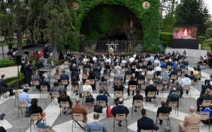 ĐTC Phanxicô chủ sự buổi đọc kinh Mân Côi kết thúc tháng 5 kính Đức Mẹ