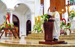 Giáo hạt Gia Định: Gia đình Phạt tạ Thánh Tâm Chúa Giêsu mừng kính Thánh Tâm Chúa Giêsu