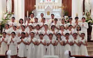 LÃNH NHẬN BÍ TÍCH THÁNH THỂ LẦN ĐẦU